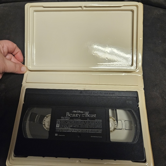 Disney Black Diamond VHS | Aladdin | Beauty and the Beast | Rescuers Down Under - Picture 9 of 15